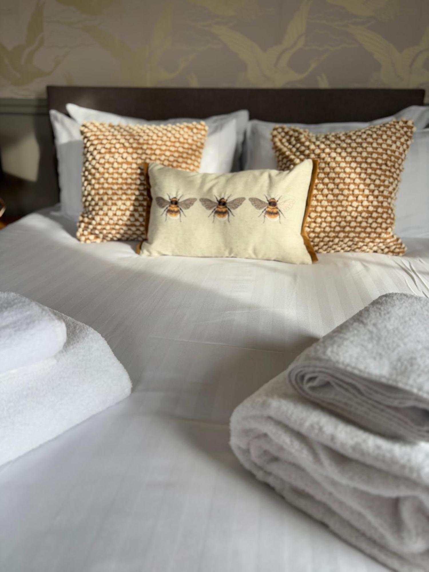 The Mortimer Arms (Adults Only) รอมซีย์ ภายนอก รูปภาพ