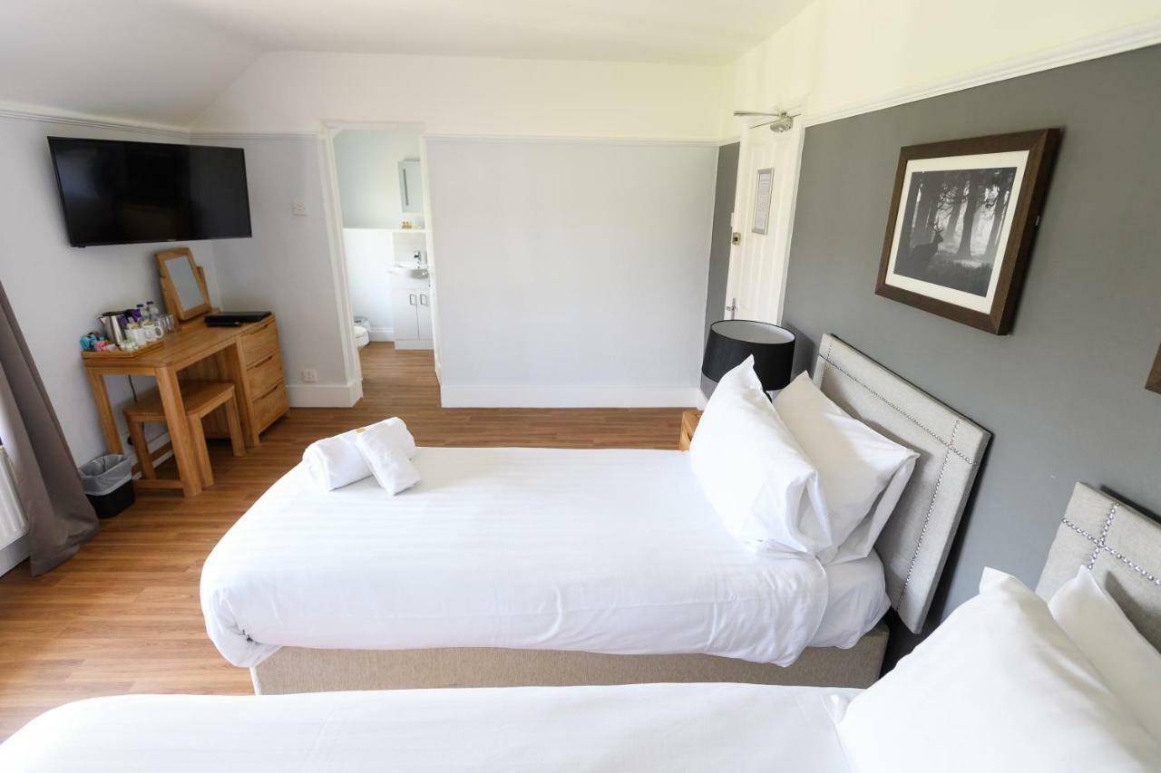 The Mortimer Arms (Adults Only) รอมซีย์ ภายนอก รูปภาพ