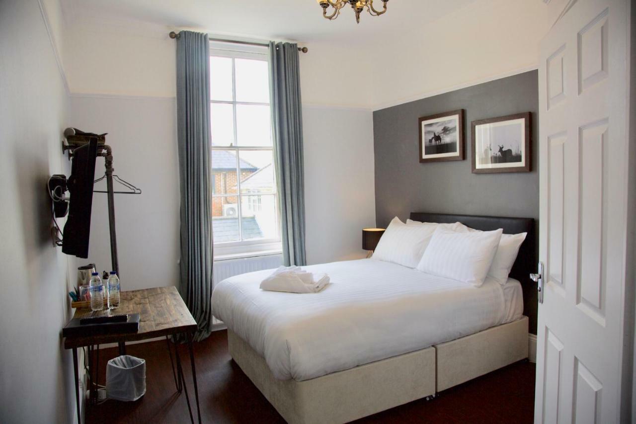 The Mortimer Arms (Adults Only) รอมซีย์ ภายนอก รูปภาพ